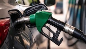 حکومت نے پیٹرول اور ڈیزل سستا کرنے کا&hellip;