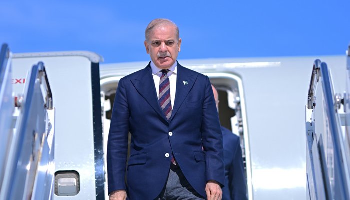 وزیراعظم شہباز شریف اقوام متحدہ جنرل اسمبلی کے 81ویں اجلاس میں شرکت کیلئے نیویارک پہنچ گئے