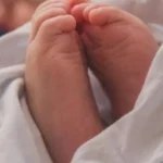 کراچی، کچرا کنڈی سے نومولود بچے کی لاش برآمد