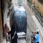 کراچی: خاتون ڈکیت نے گھر کے باہر بیٹھی خاتون کو لوٹ لیا، ویڈیو سامنے آگئی