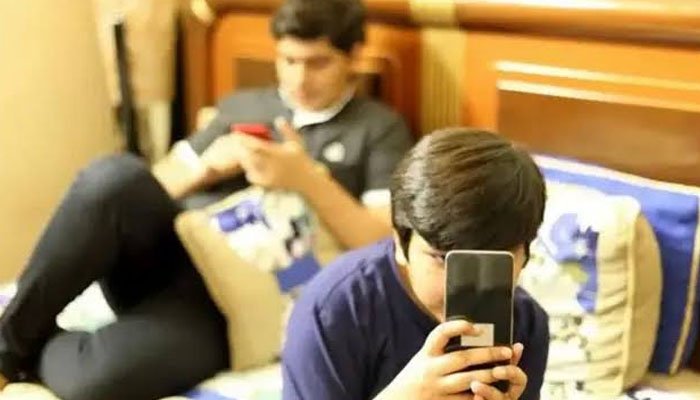 بچوں میں سوشل میڈیا کا استعمال روکنے اور عمر کی تصدیق کا اختیار نہیں: پی ٹی اے