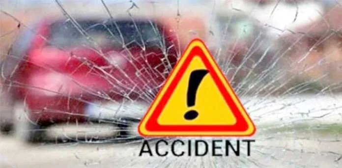 تیز رفتار کار نے سڑک کنارے کھڑے افراد کو کچل دیا، 3 جاں بحق